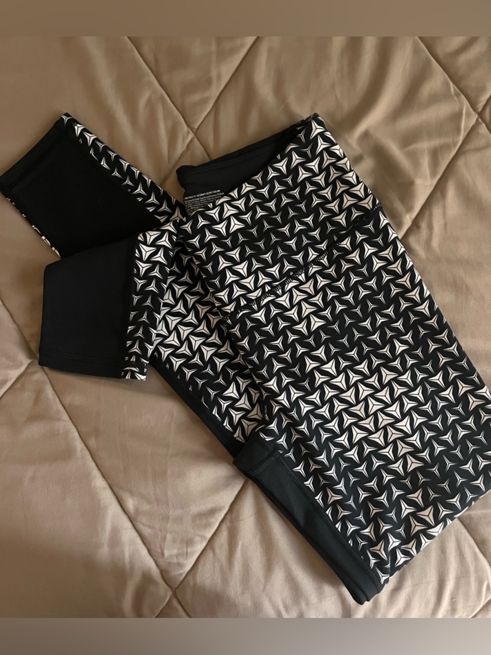 Victoria's Secret Sport VSX
Knockout by Victoria’s Secret tight